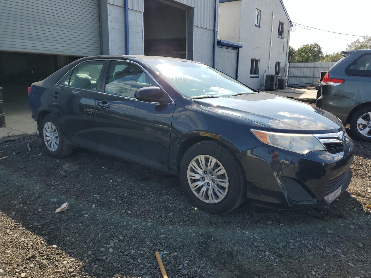 2014 TOYOTA CAMRY L - Фото 4