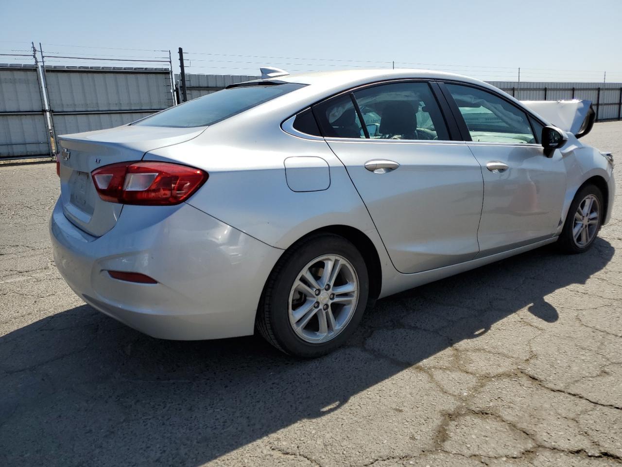 2017 CHEVROLET CRUZE LT - Image 3