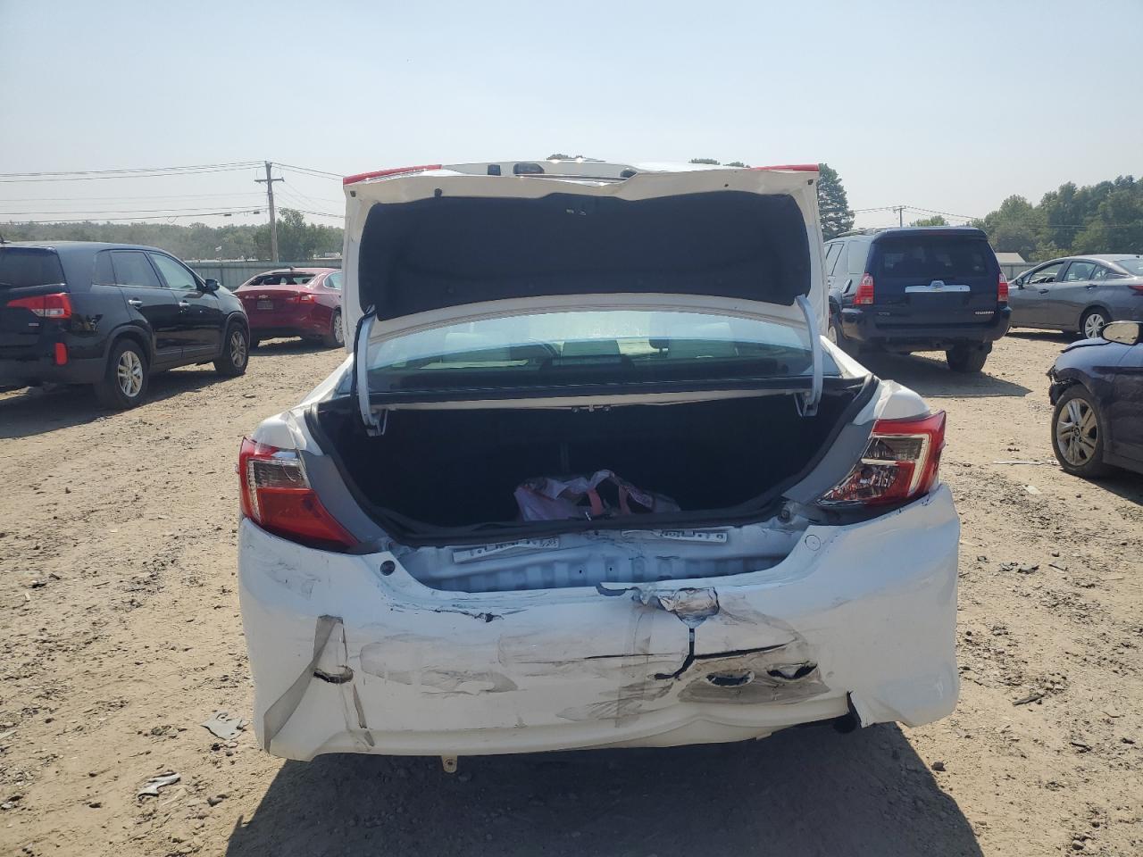 2014 TOYOTA CAMRY L - Image 6