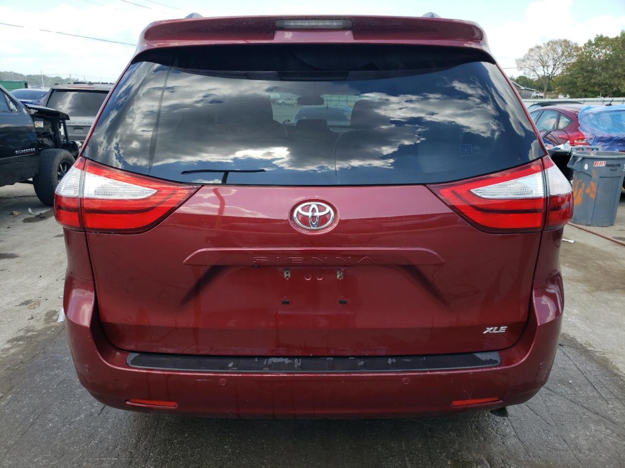2015 TOYOTA SIENNA XLE - Фото 6
