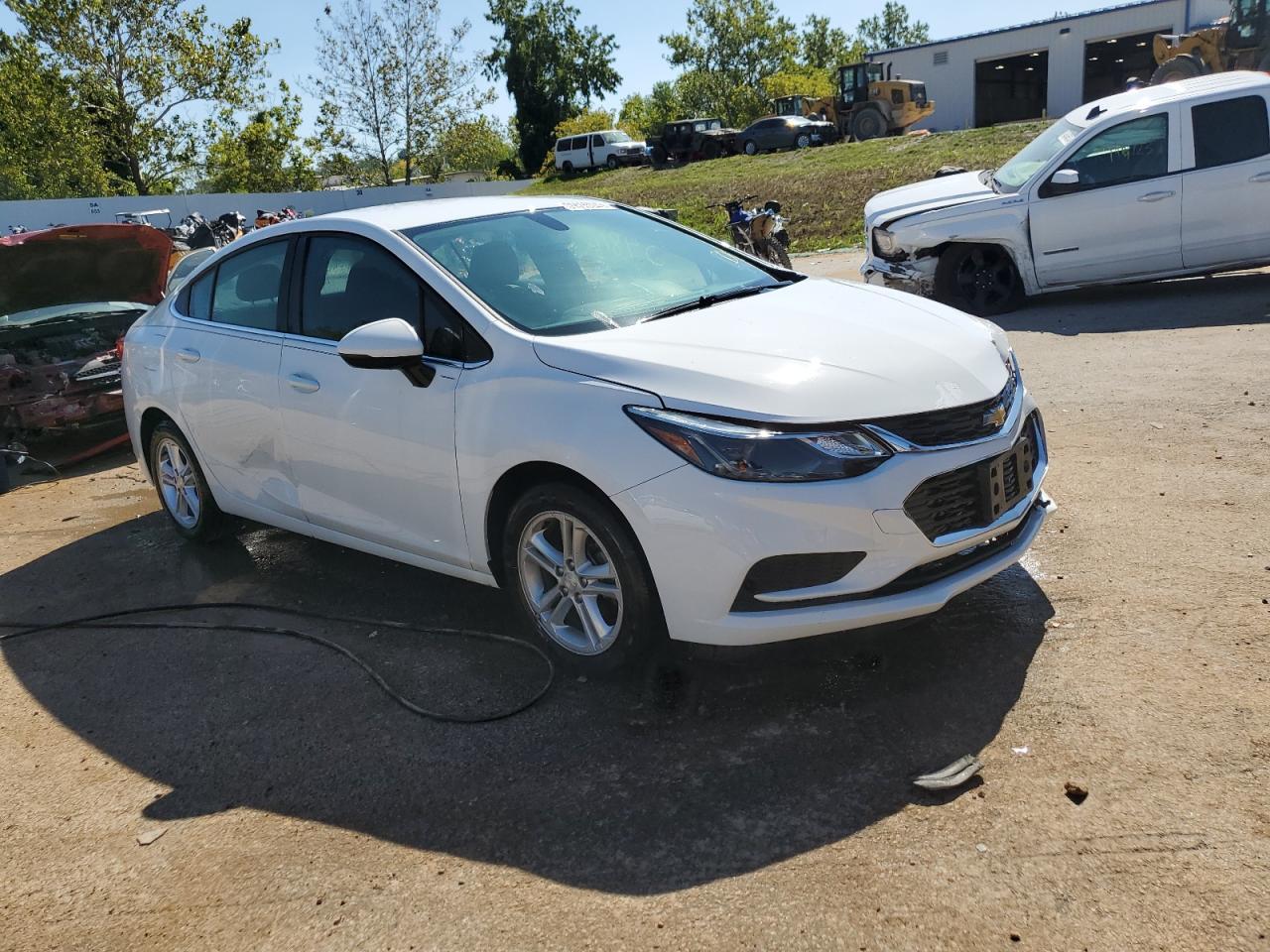 2017 CHEVROLET CRUZE LT - Image 4