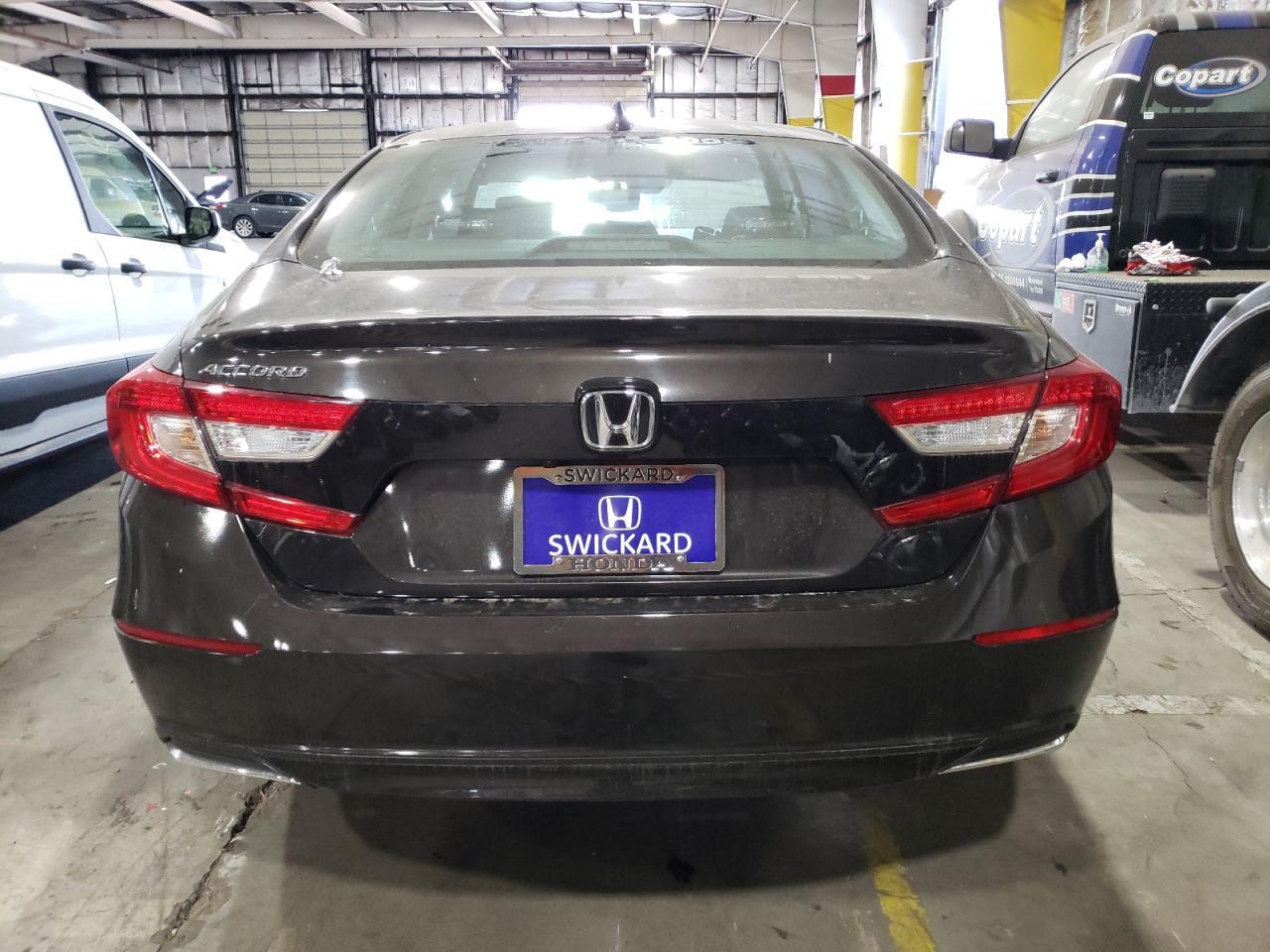 2018 HONDA ACCORD LX - Фото 6