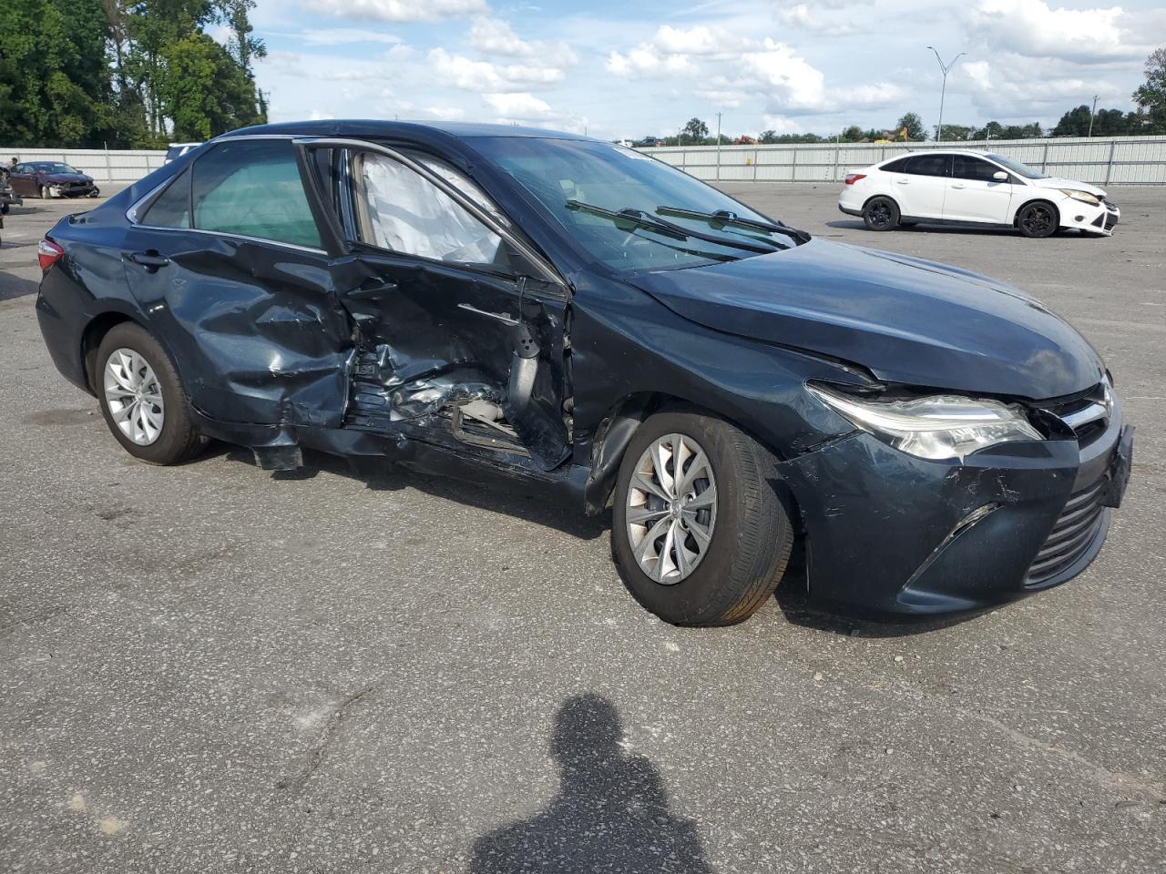 2017 TOYOTA CAMRY LE - Фото 4