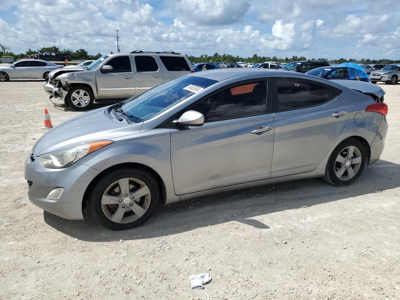 2013 HYUNDAI ELANTRA GL