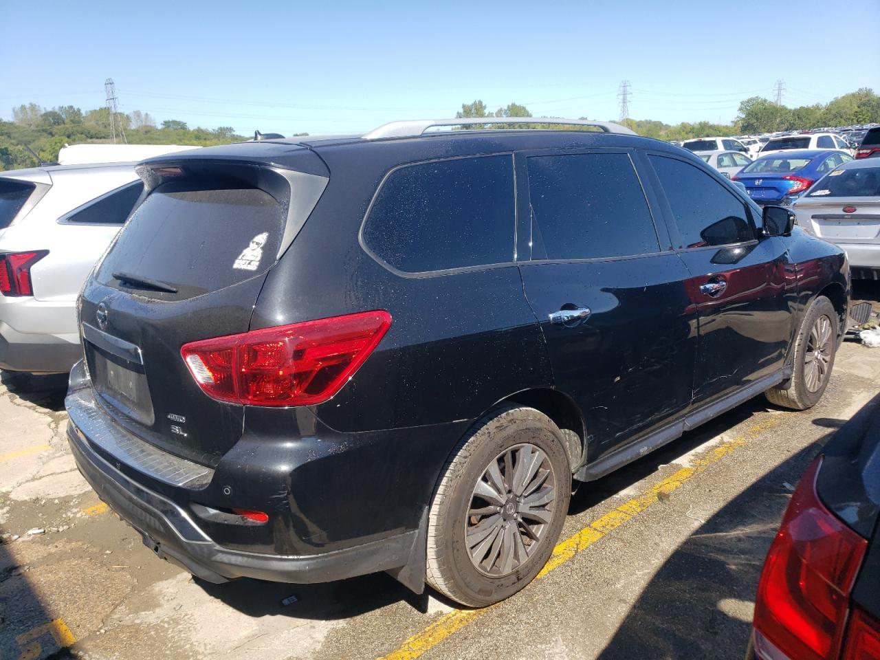 2017 NISSAN PATHFINDER - Image 3