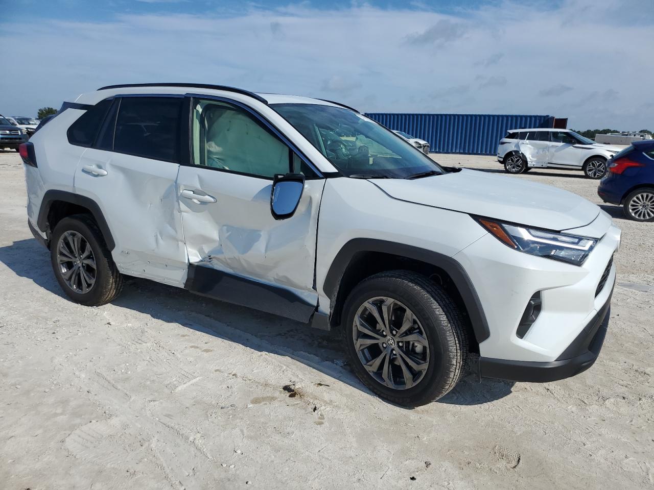 2024 TOYOTA RAV4 XLE P - Image 4
