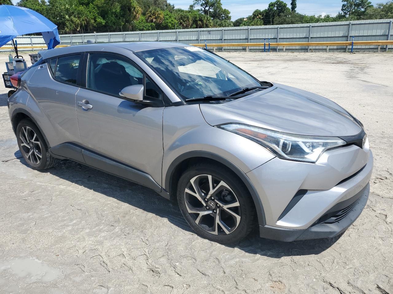 2018 TOYOTA C-HR XLE - Фото 4