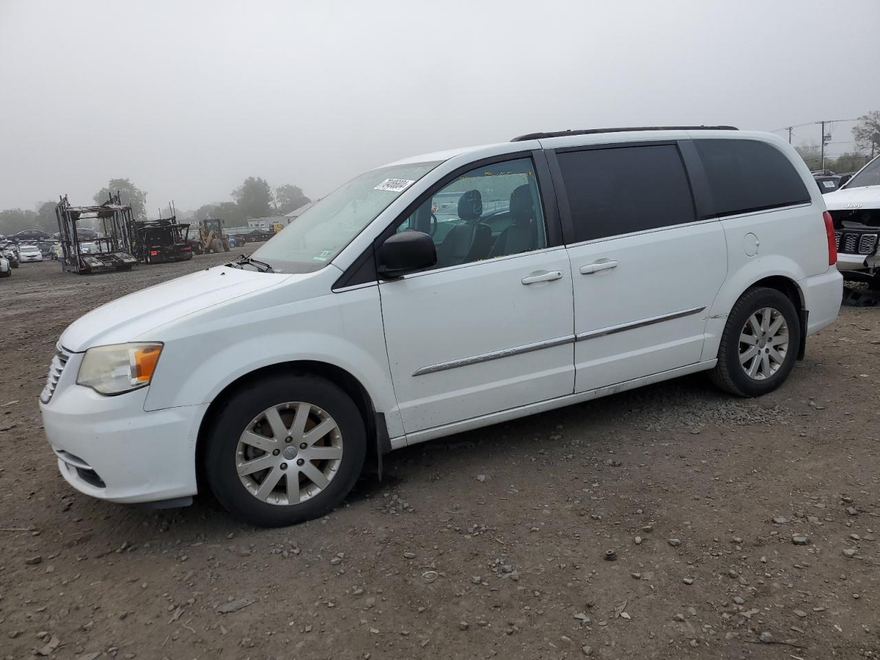 2014 CHRYSLER TOWN & COU