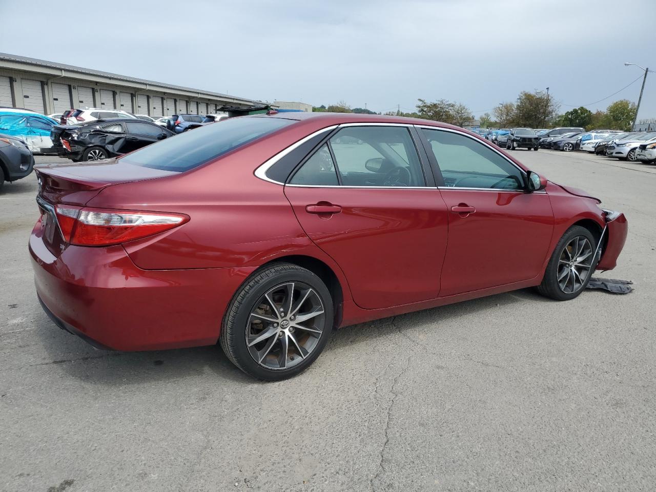 2015 TOYOTA CAMRY LE - Image 3