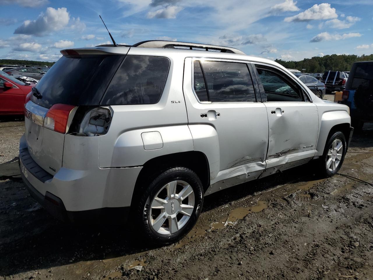 2012 GMC TERRAIN SL - Image 3