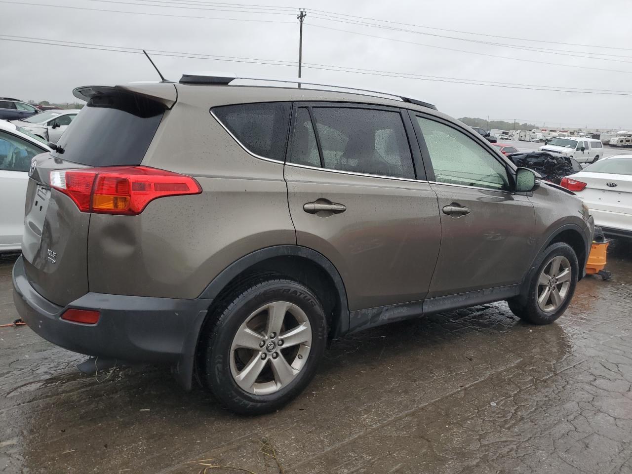 2015 TOYOTA RAV4 XLE - Image 3