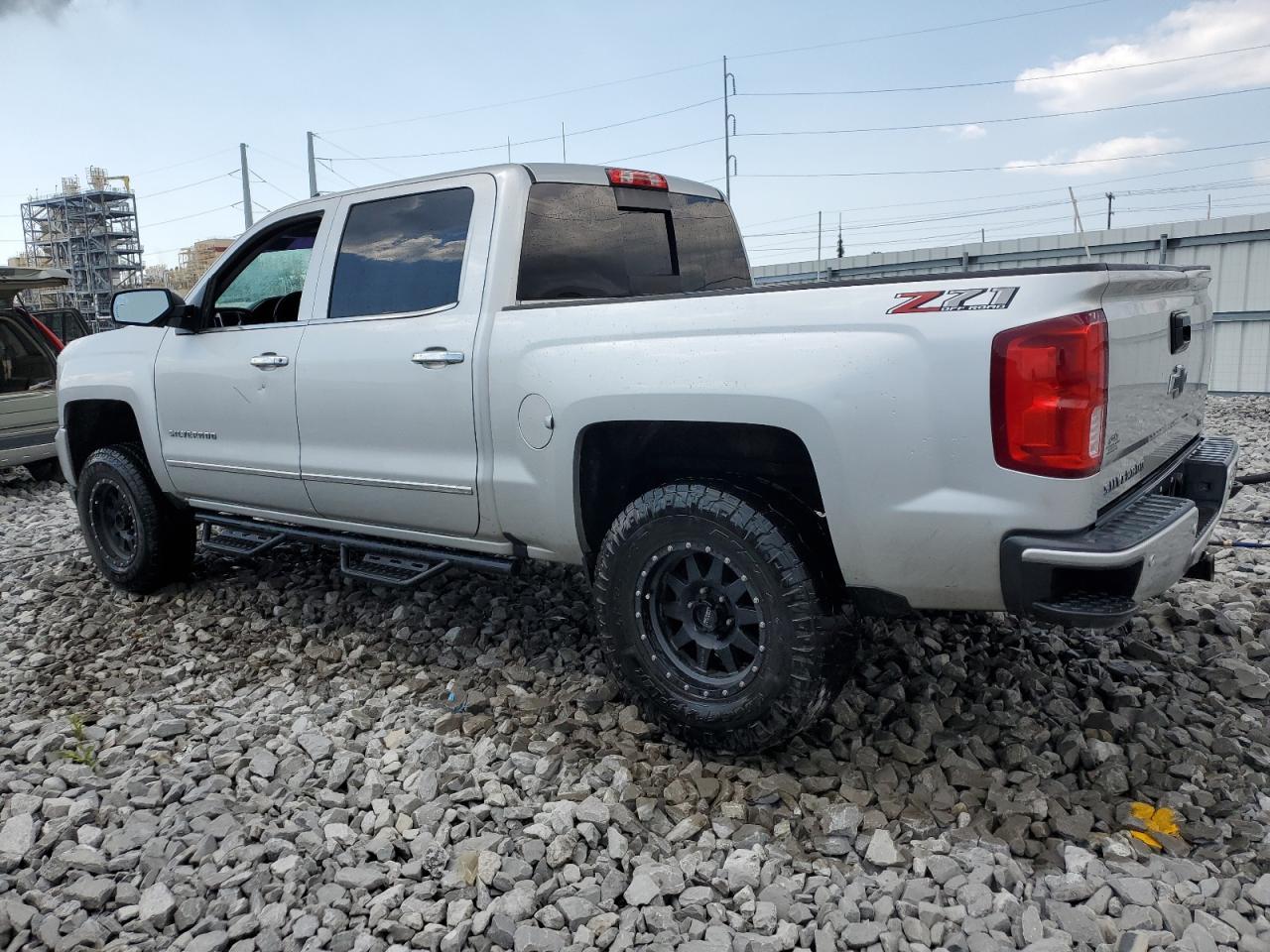 2018 CHEVROLET SILVERADO - Фото 2