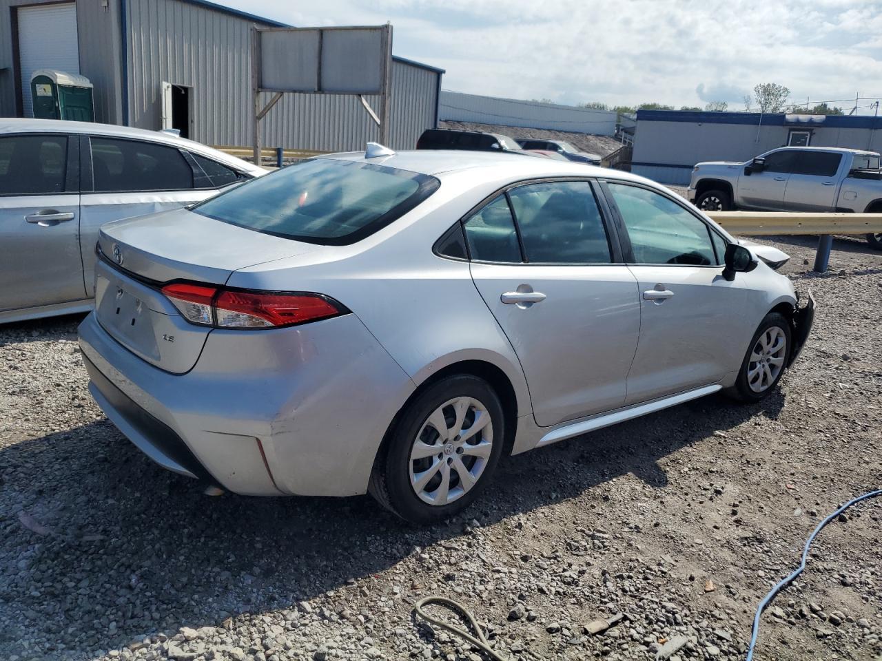 2022 TOYOTA COROLLA LE - Фото 3