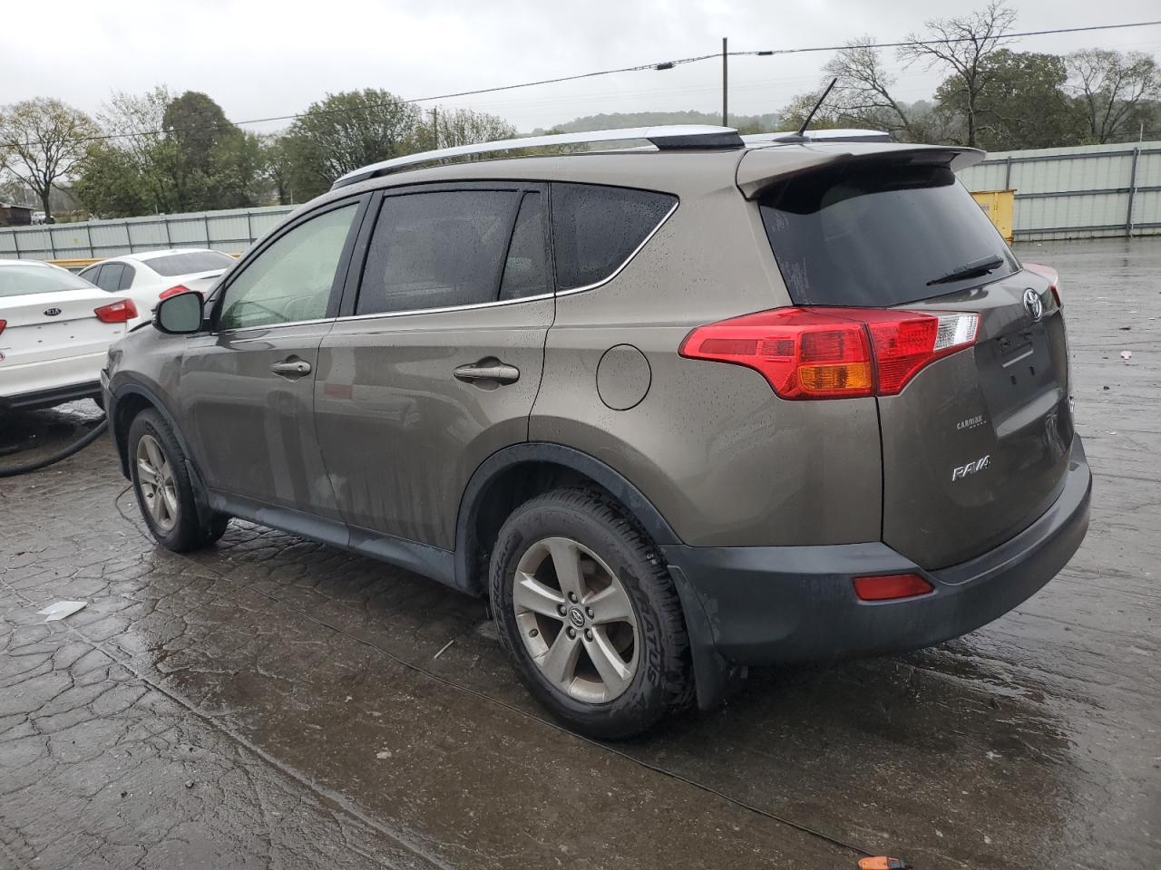 2015 TOYOTA RAV4 XLE - Image 2