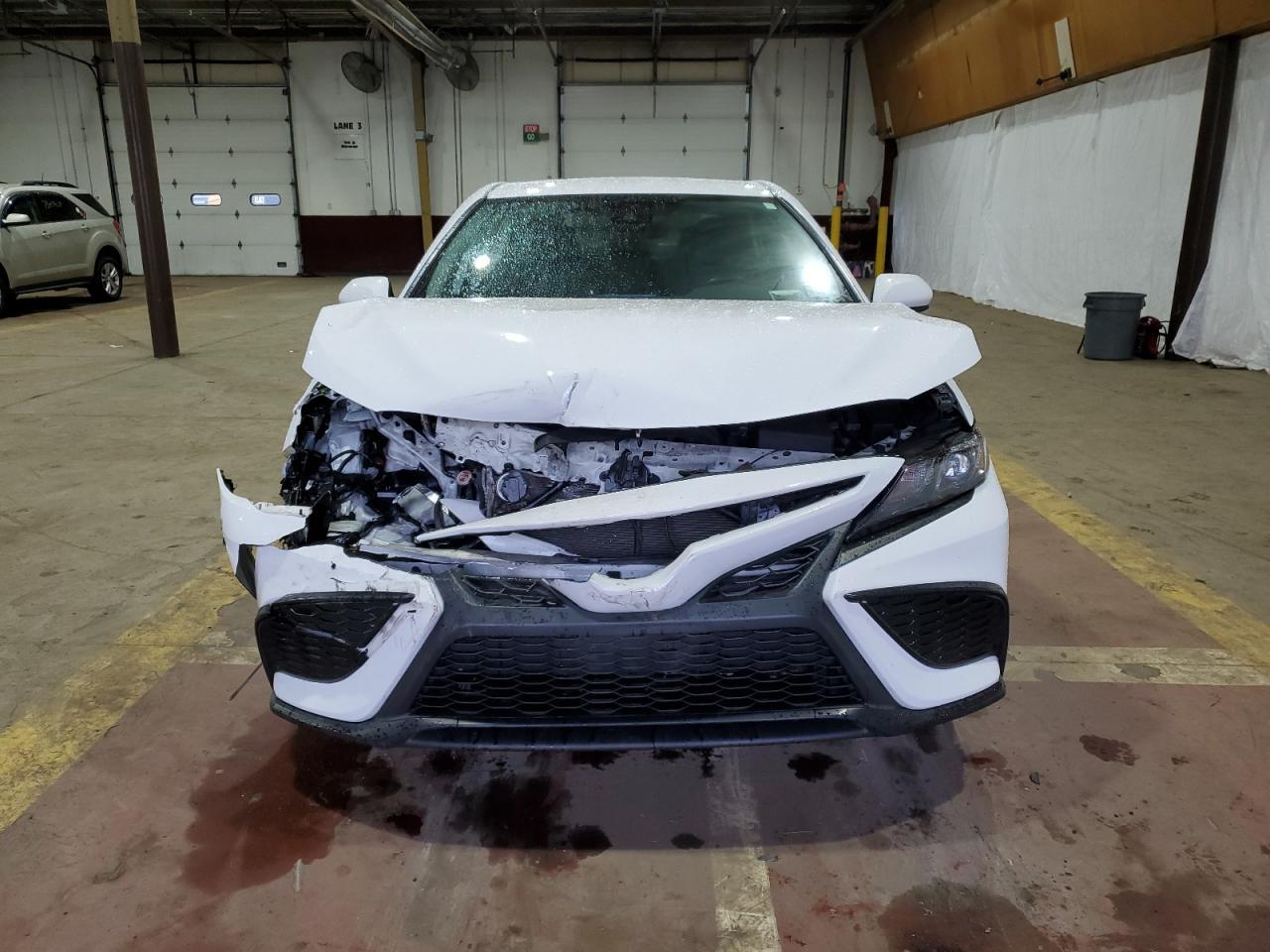 2021 TOYOTA CAMRY SE - Фото 5