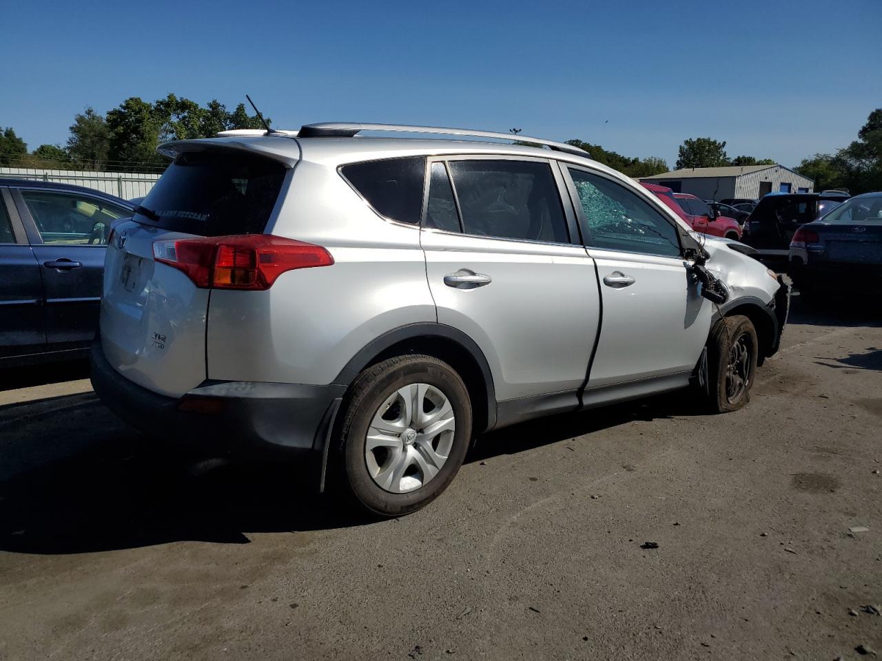 2015 TOYOTA RAV4 XLE - Фото 3