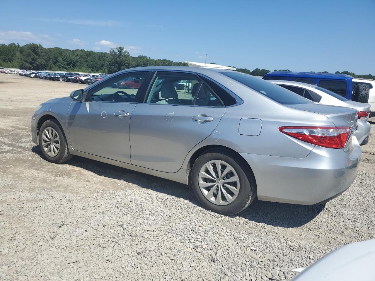 2016 TOYOTA CAMRY LE - Фото 2