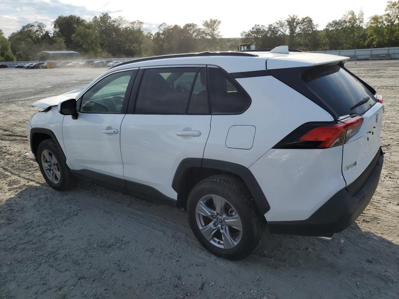 2022 TOYOTA RAV4 XLE - Image 2