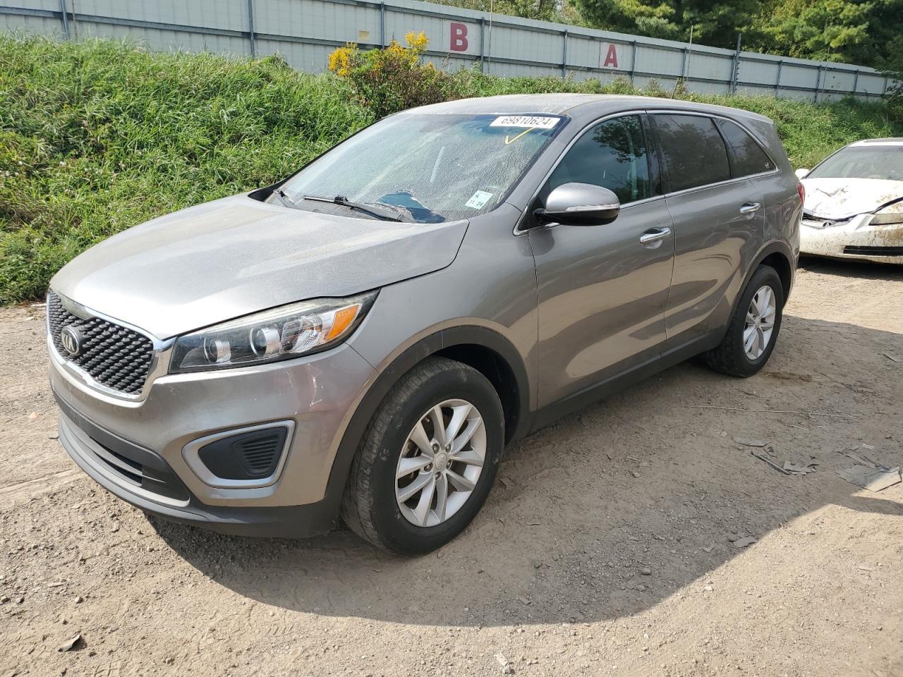 2017 KIA SORENTO LX