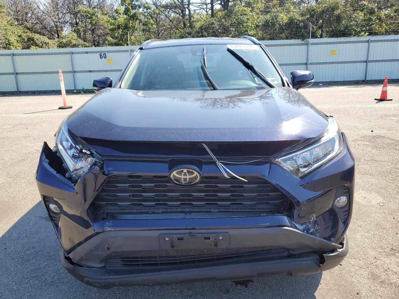2020 TOYOTA RAV4 XLE - Фото 5