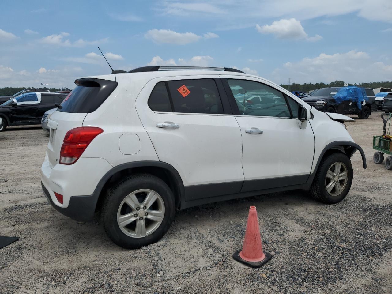 2018 CHEVROLET TRAX 1LT - Фото 3
