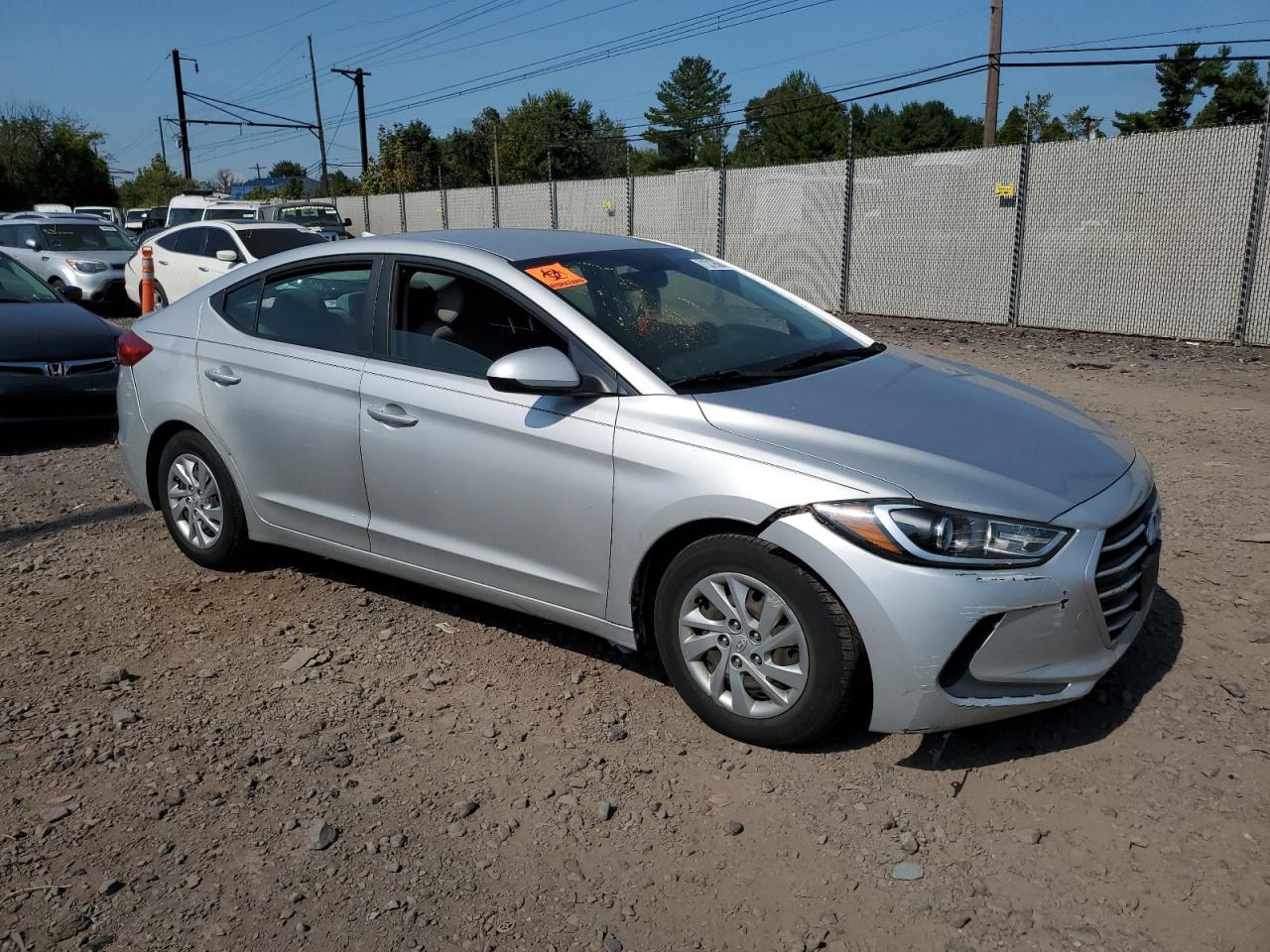 2017 HYUNDAI ELANTRA SE - Image 4