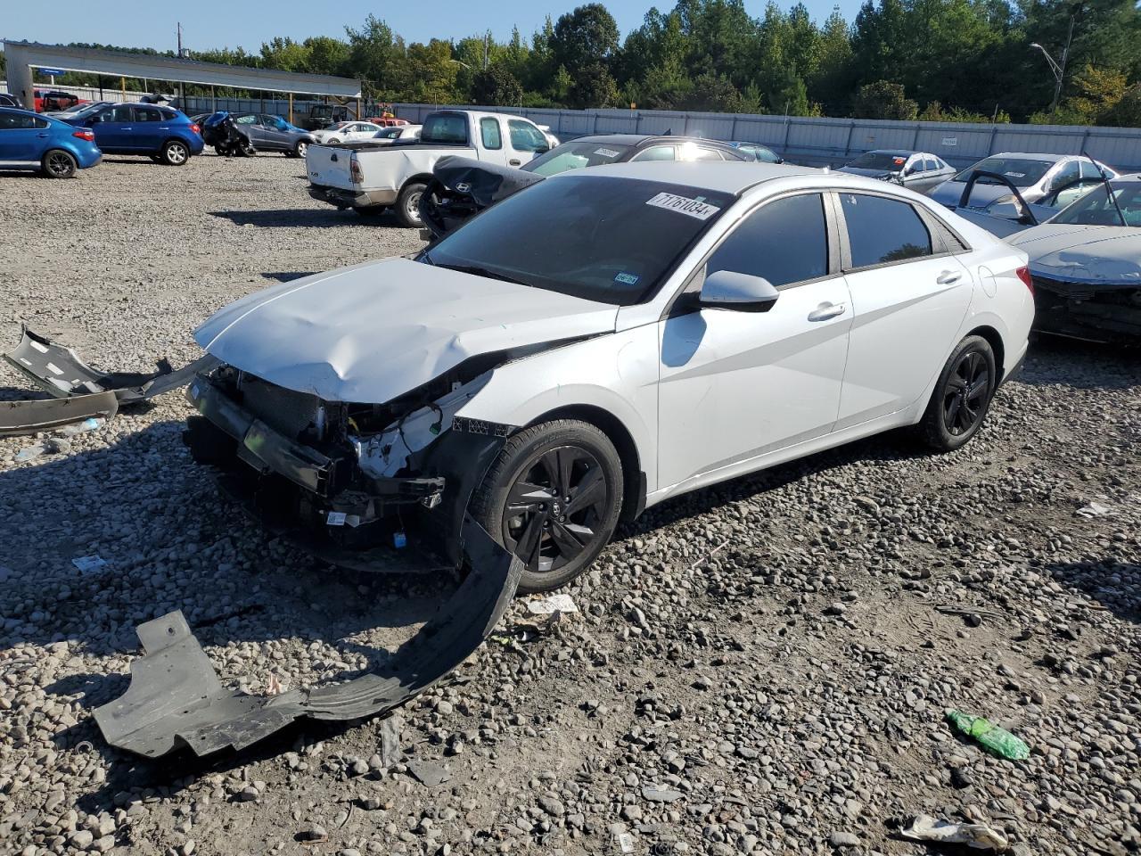 2022 HYUNDAI ELANTRA SE
