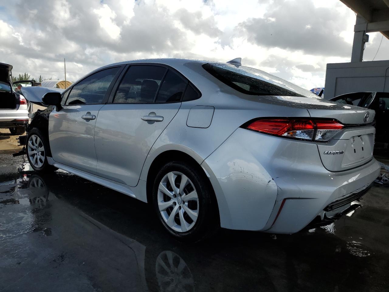 2021 TOYOTA COROLLA LE - Фото 2