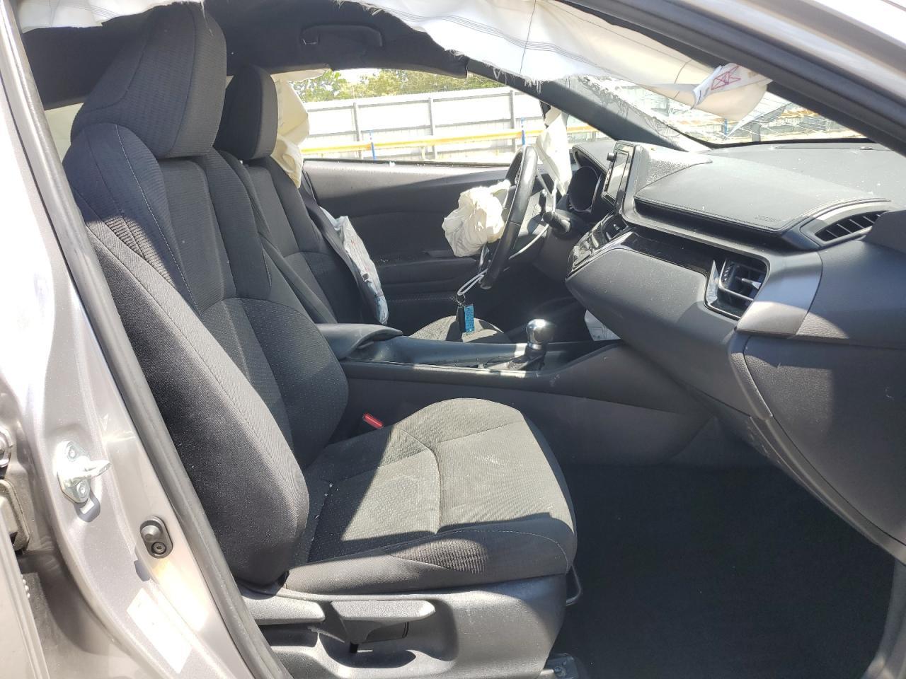 2018 TOYOTA C-HR XLE - Фото 7