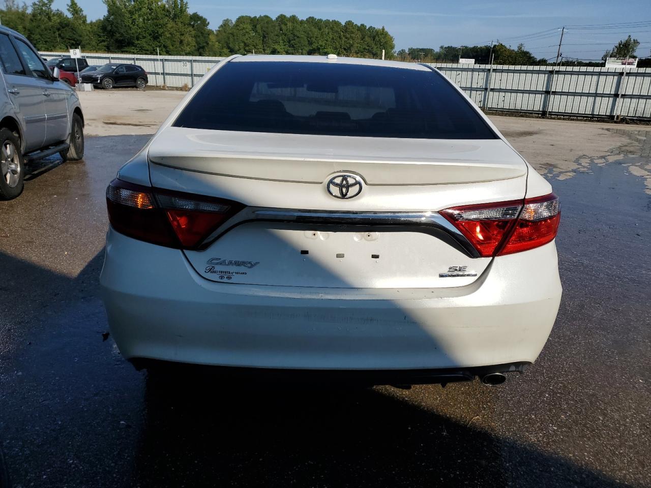 2016 TOYOTA CAMRY LE - Фото 6