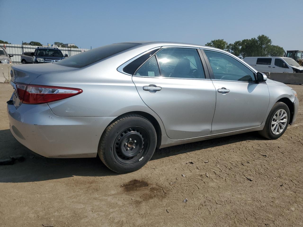 2016 TOYOTA CAMRY LE - Image 3