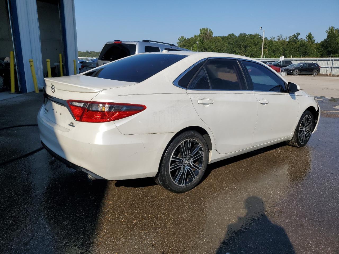 2016 TOYOTA CAMRY LE - Фото 3