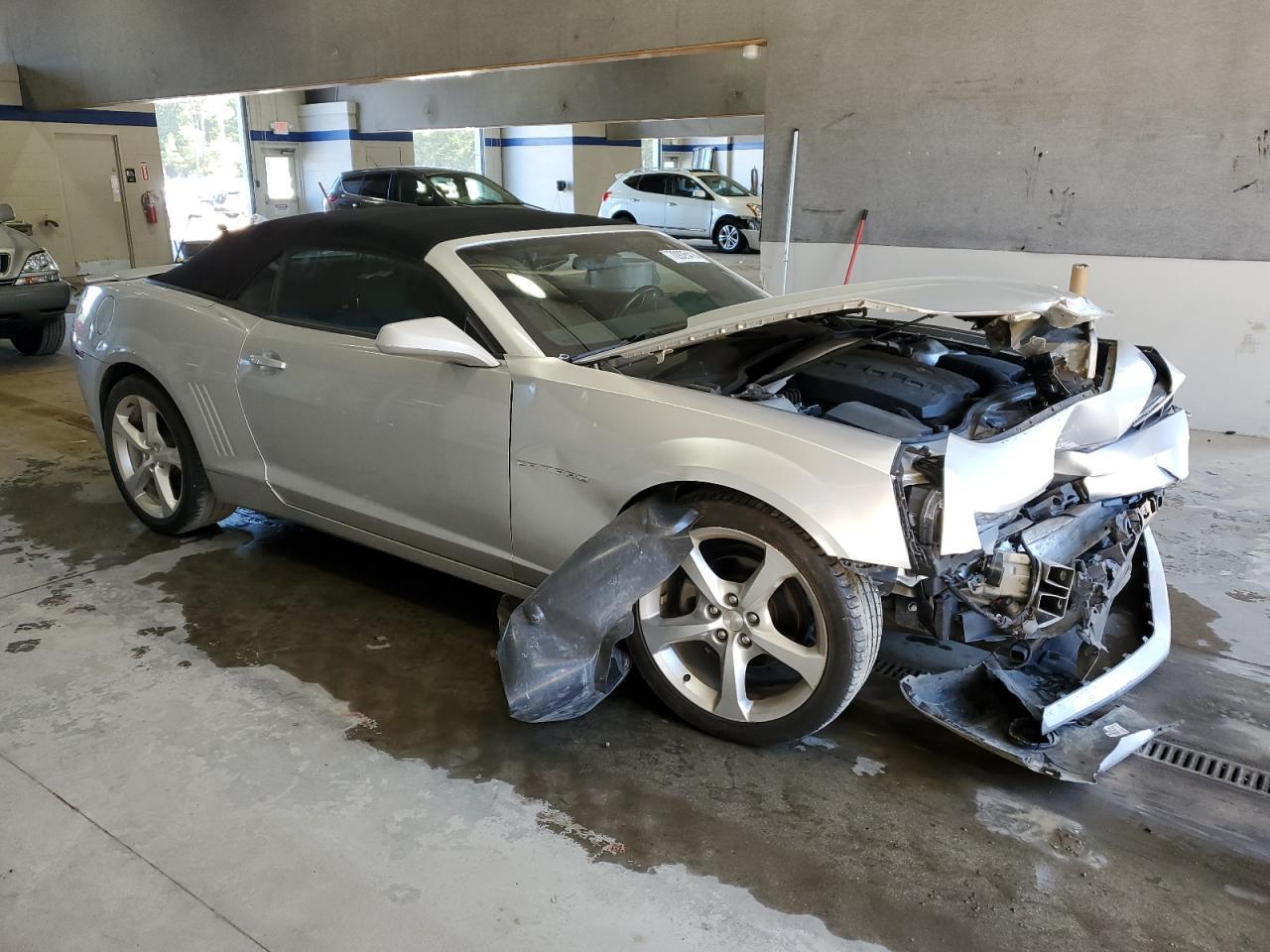 2015 CHEVROLET CAMARO LT - Image 4