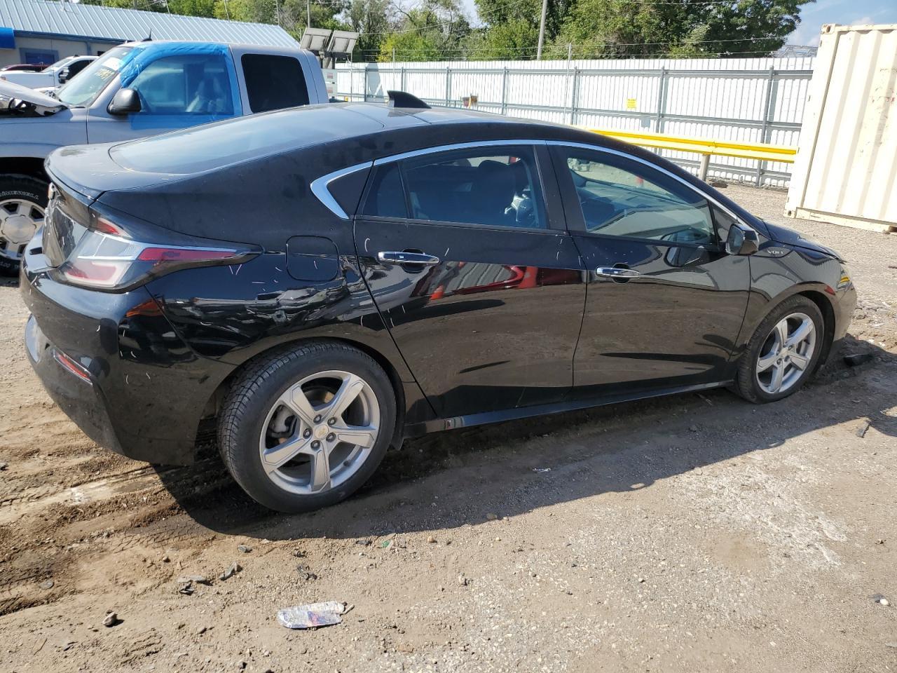 2017 CHEVROLET VOLT LT - Image 3