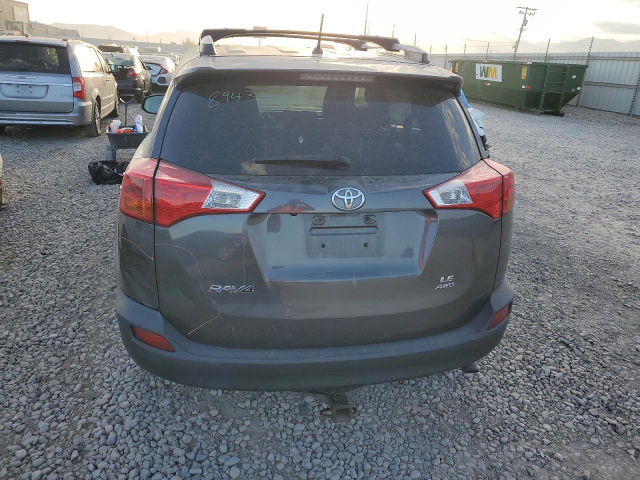 2015 TOYOTA RAV4 LE - Фото 6