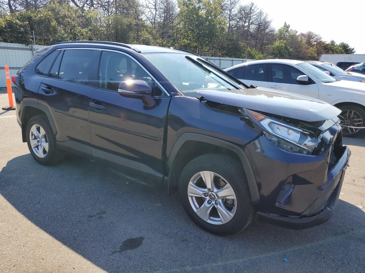 2020 TOYOTA RAV4 XLE - Фото 4