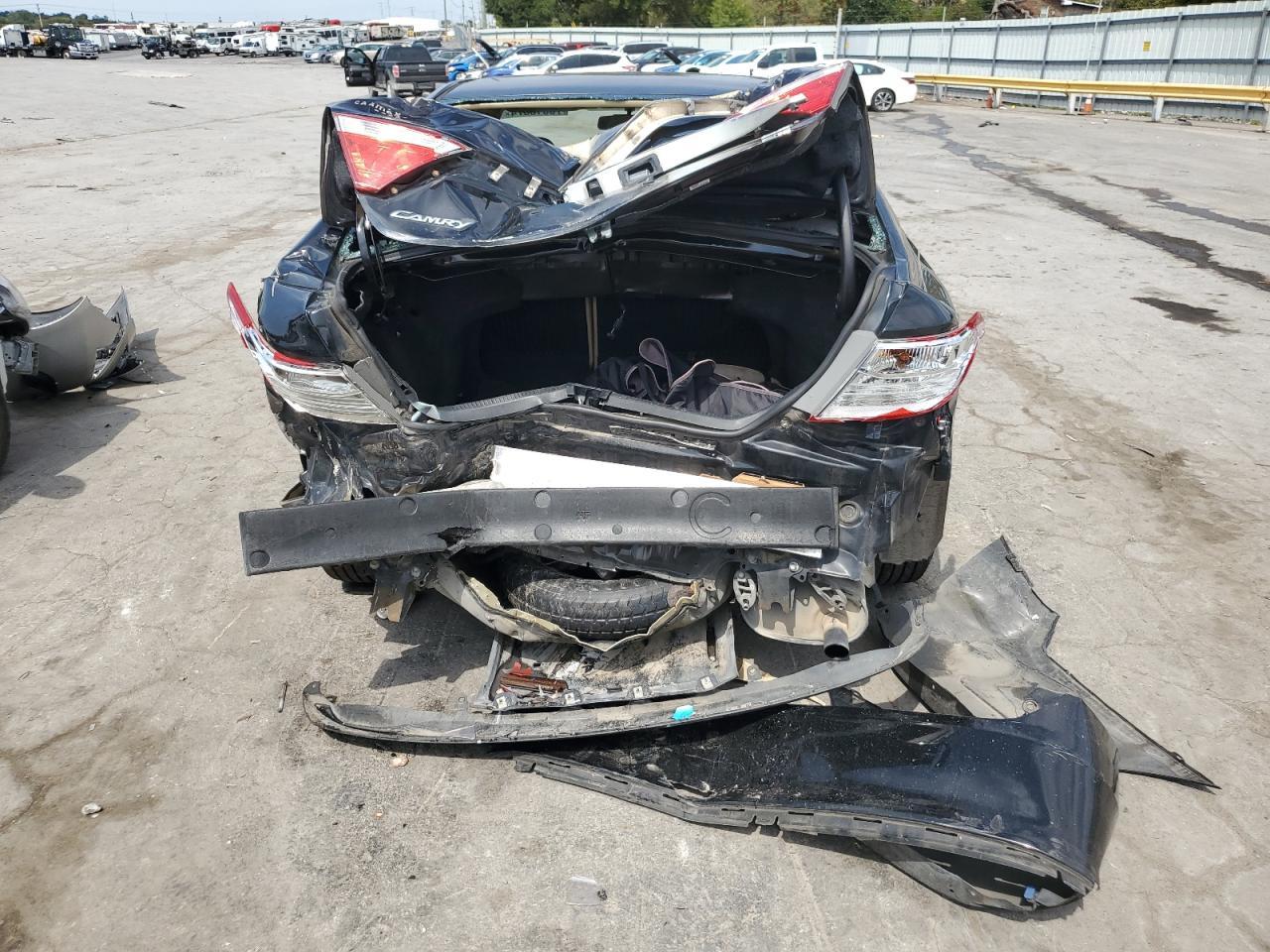2017 TOYOTA CAMRY LE - Image 6