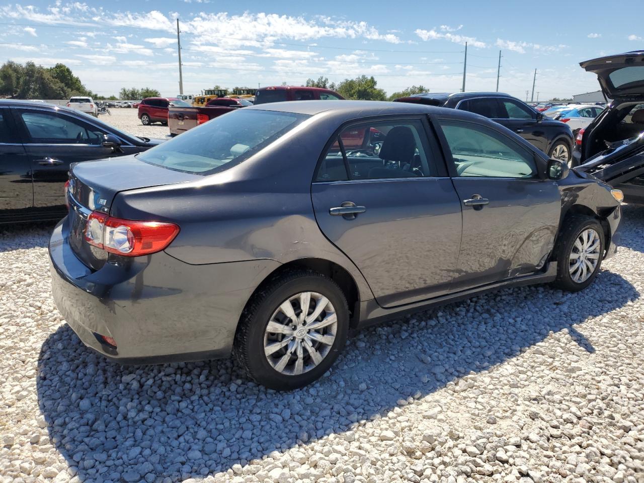 2013 TOYOTA COROLLA BA - Фото 3