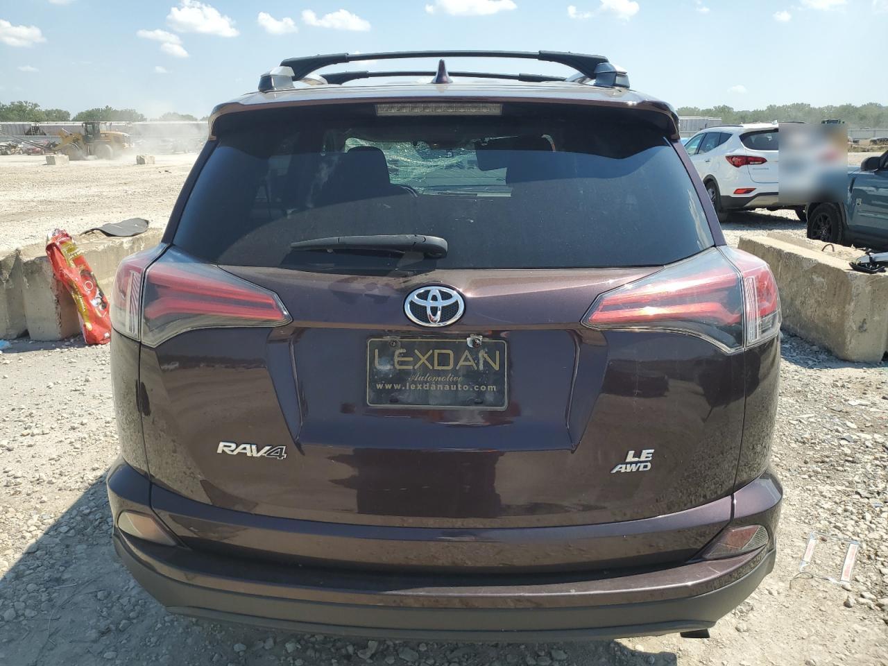 2016 TOYOTA RAV4 LE - Фото 6