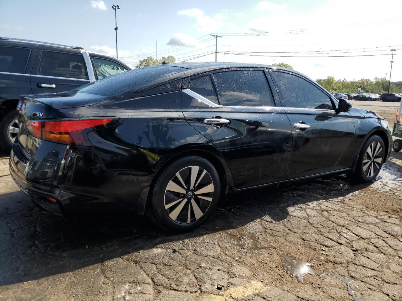 2020 NISSAN ALTIMA SV - Фото 3