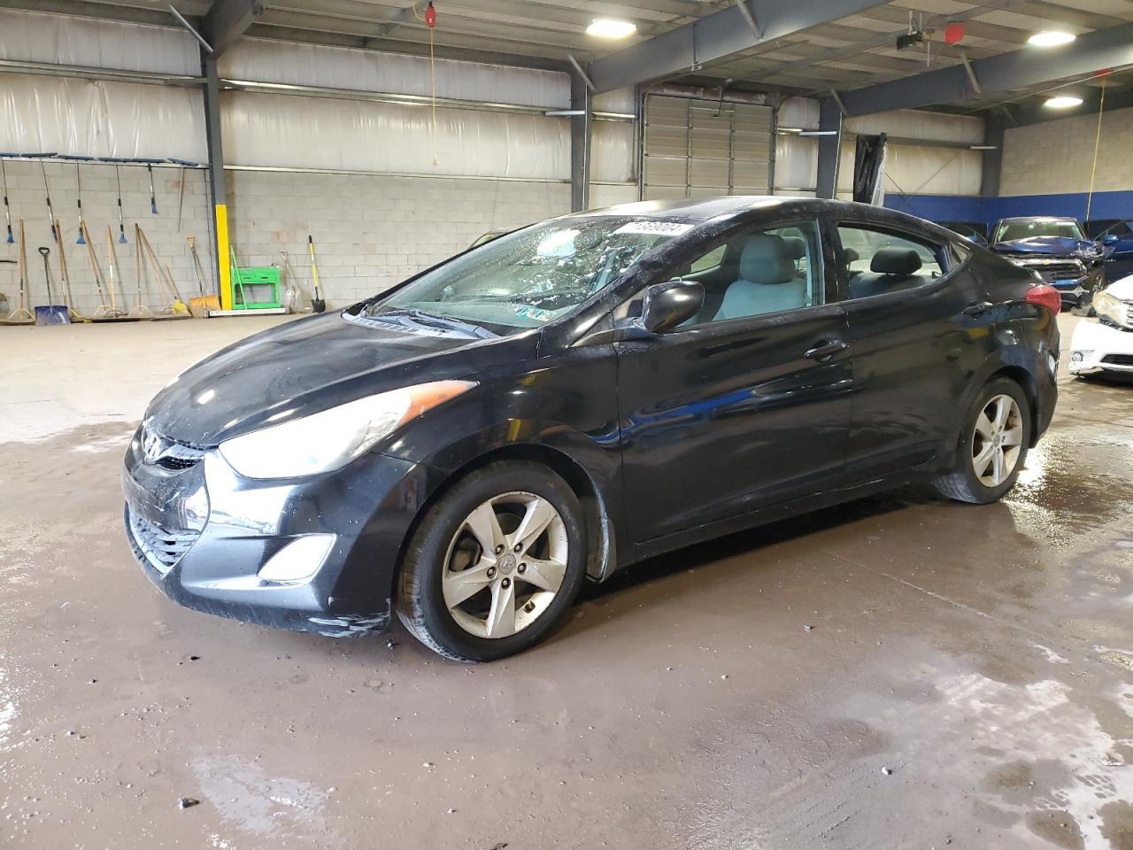 2013 HYUNDAI ELANTRA GL