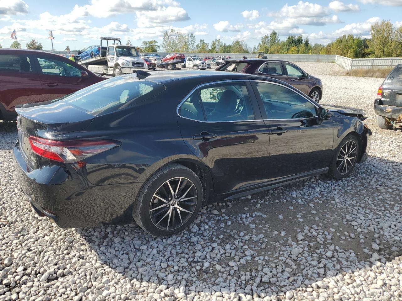 2021 TOYOTA CAMRY SE - Image 3