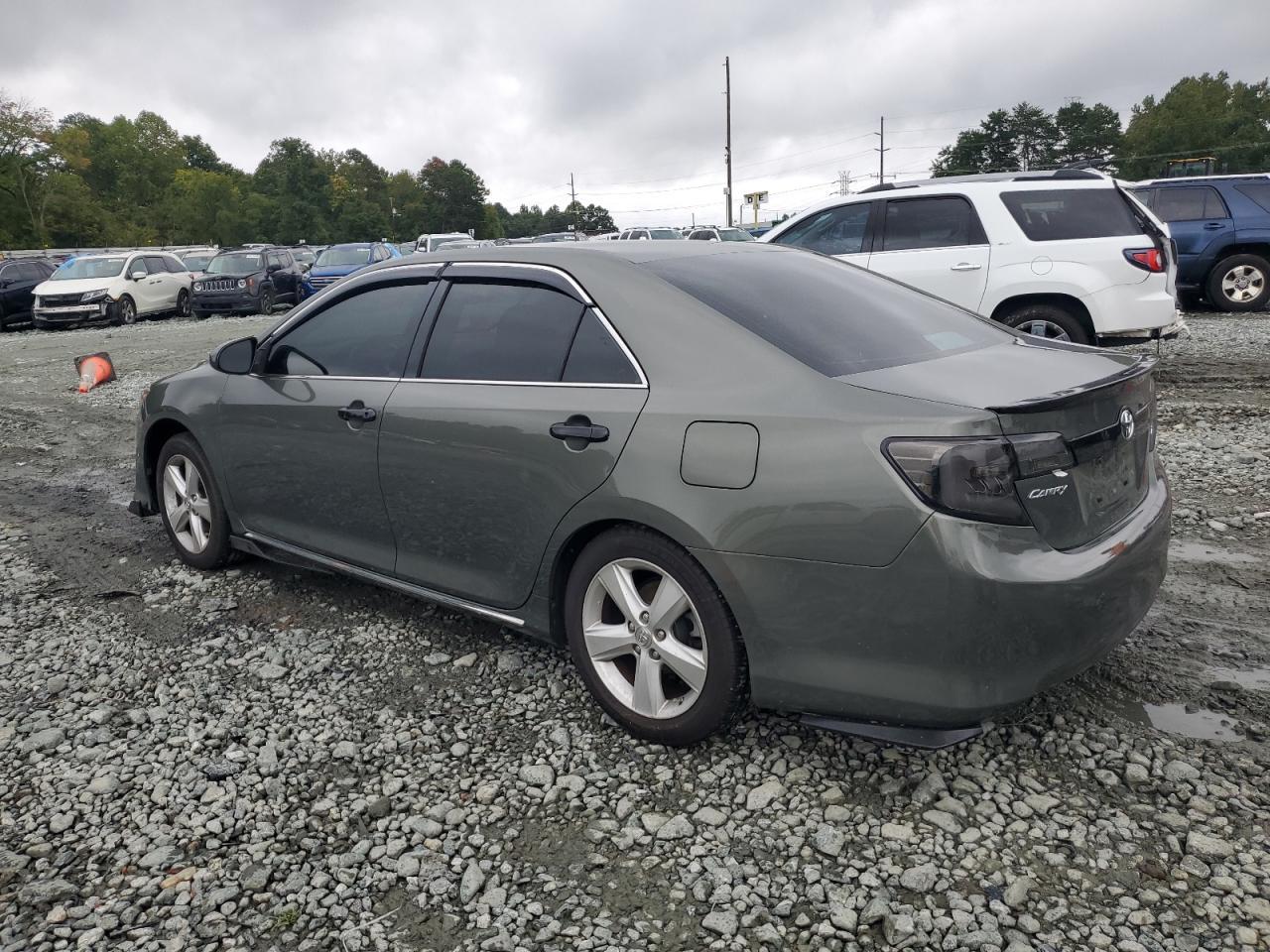 2014 TOYOTA CAMRY L - Image 2
