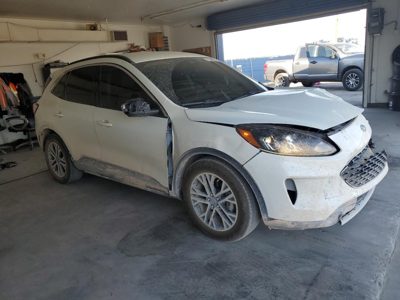2020 FORD ESCAPE SEL - Фото 4