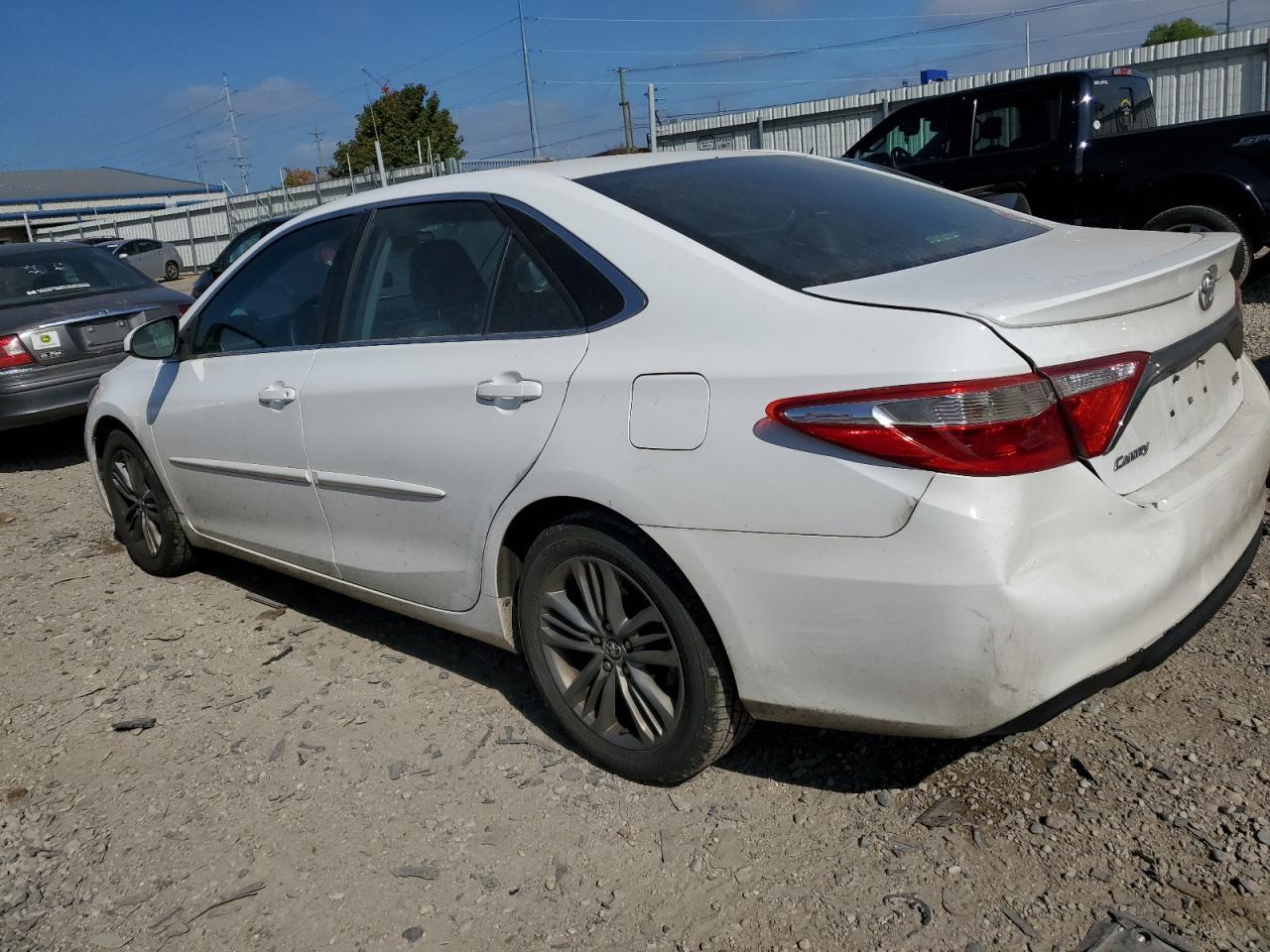 2015 TOYOTA CAMRY LE - Фото 2