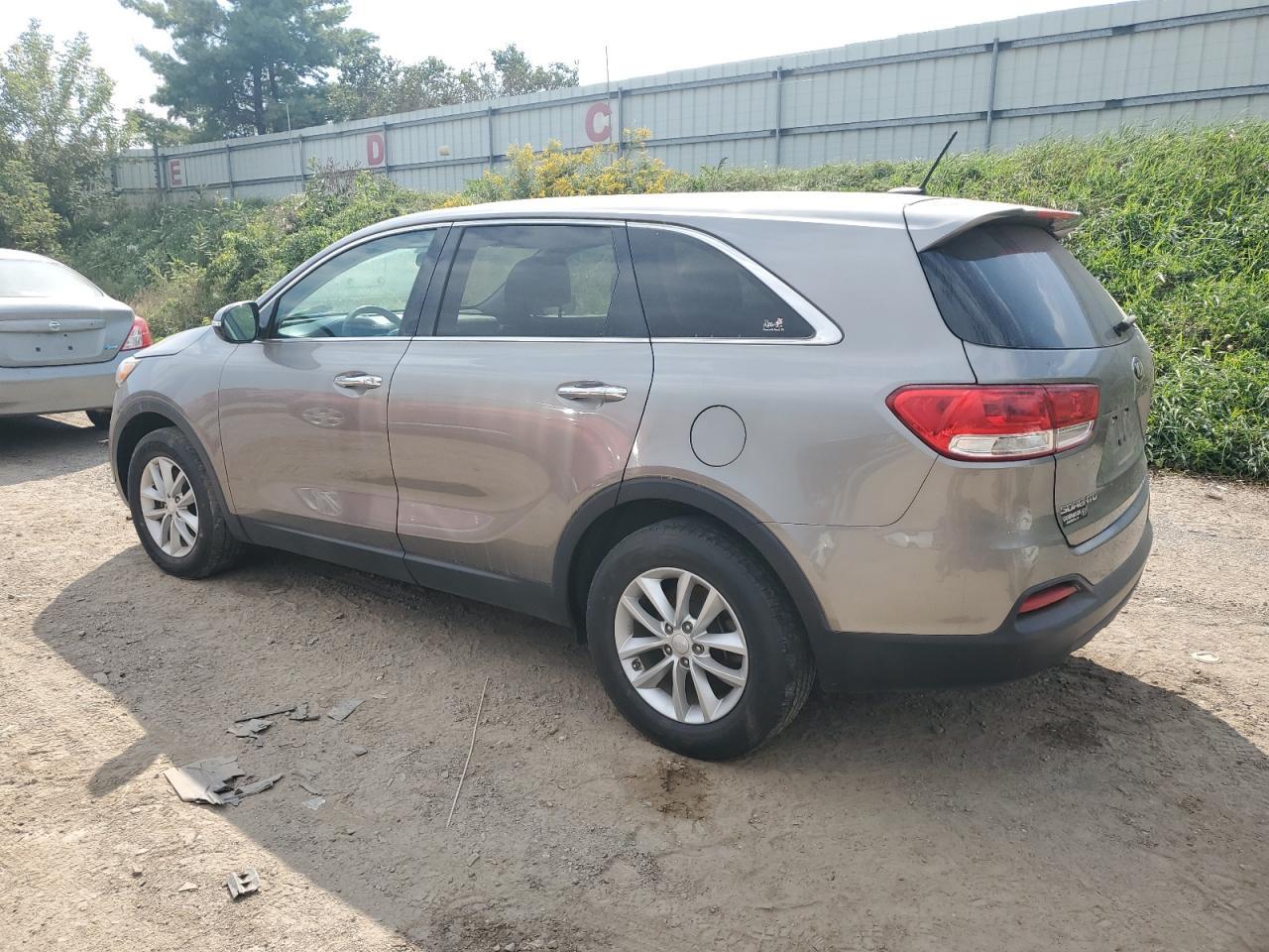 2017 KIA SORENTO LX - Image 2