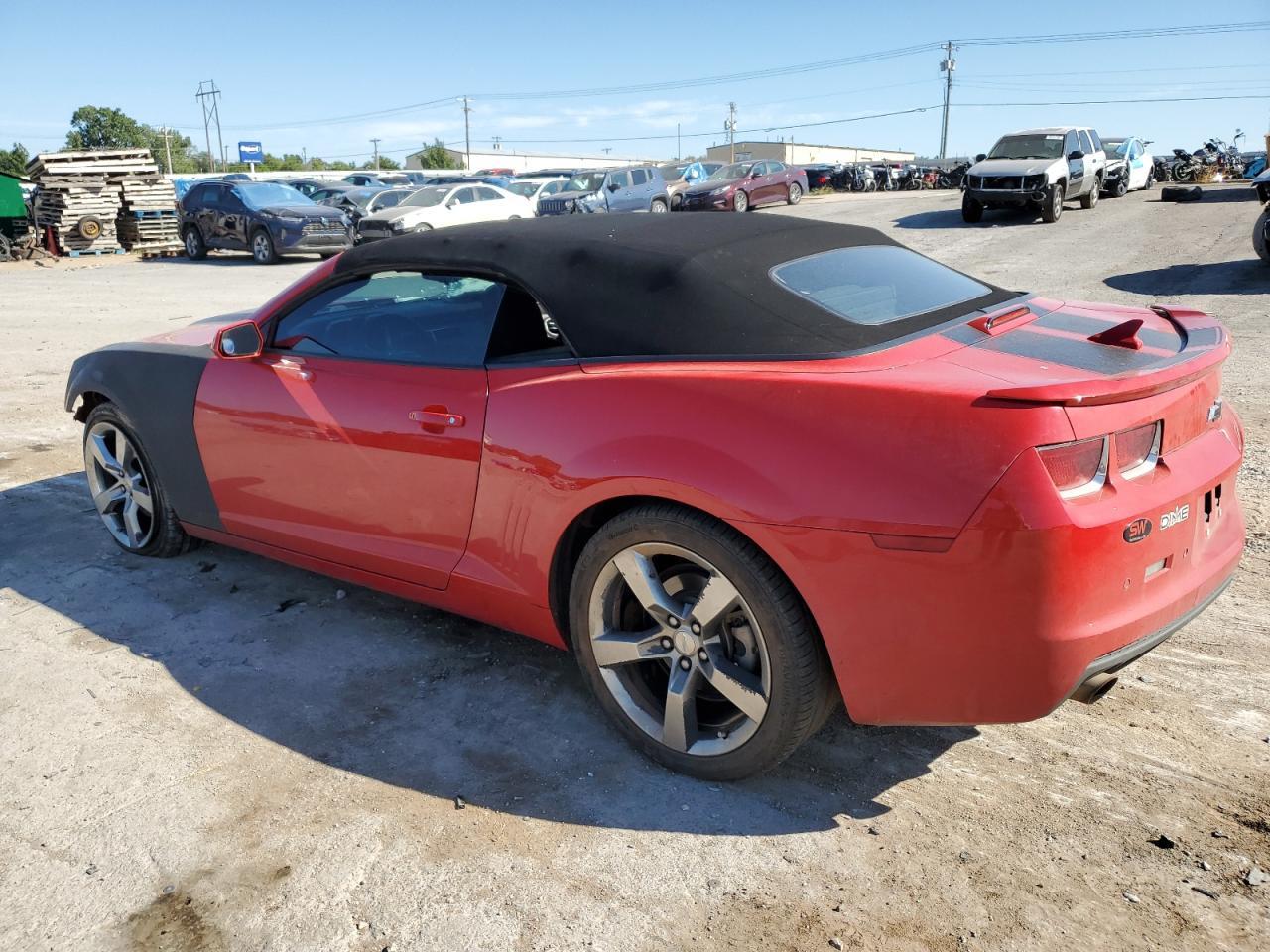 2011 CHEVROLET CAMARO LT - Image 2