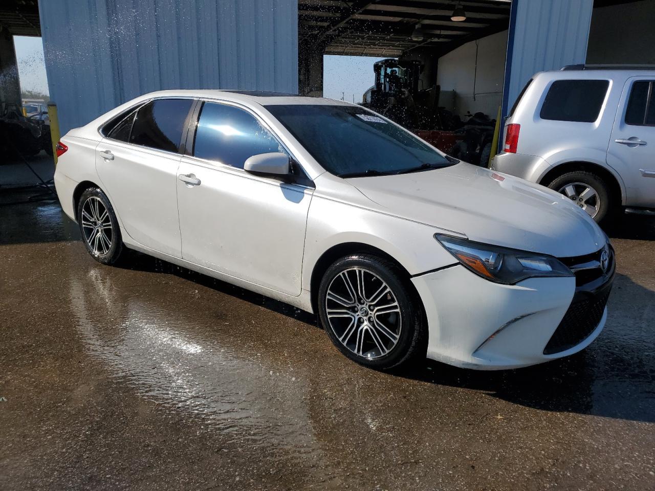 2016 TOYOTA CAMRY LE - Фото 4