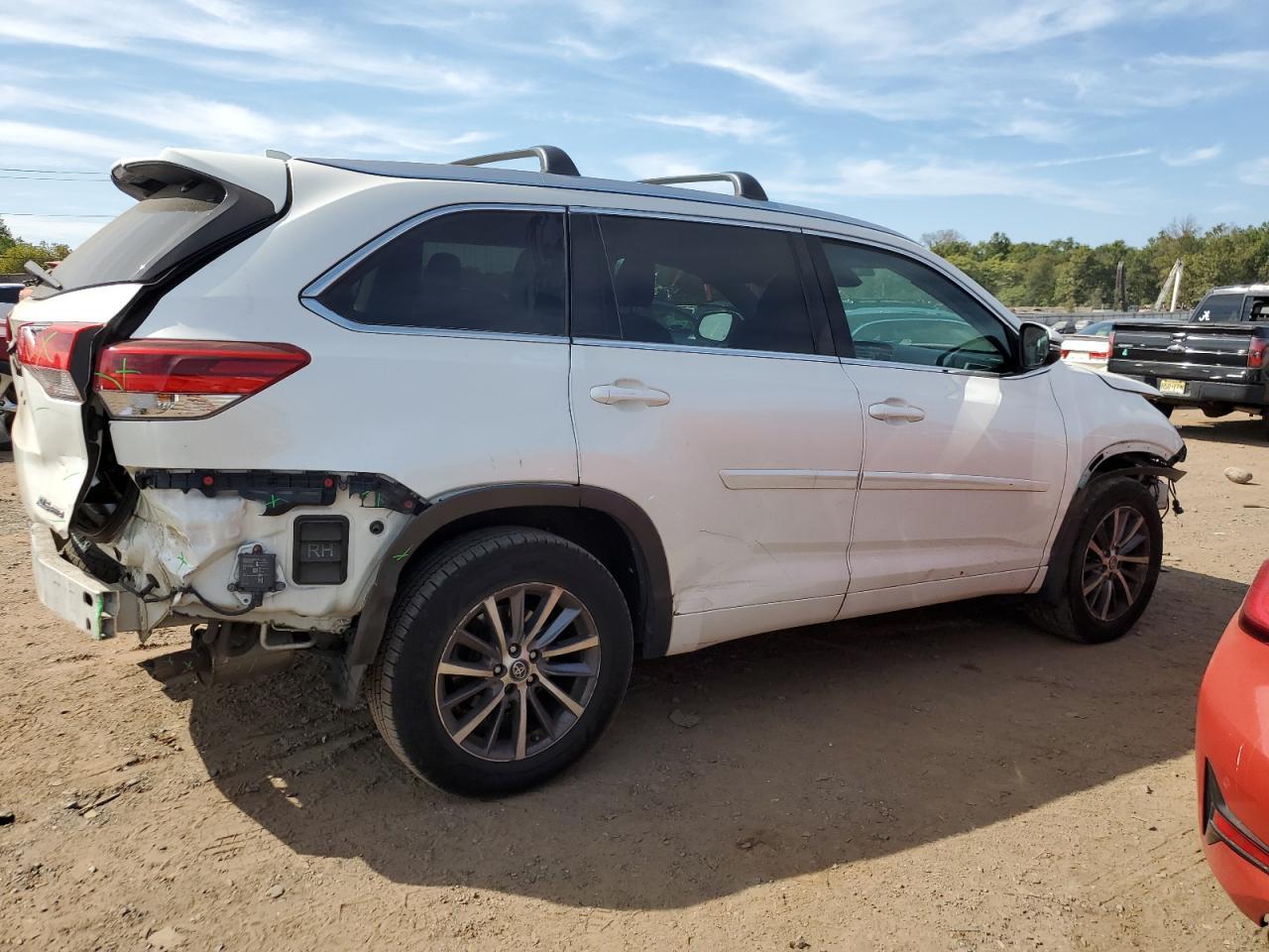 2018 TOYOTA HIGHLANDER - Image 3