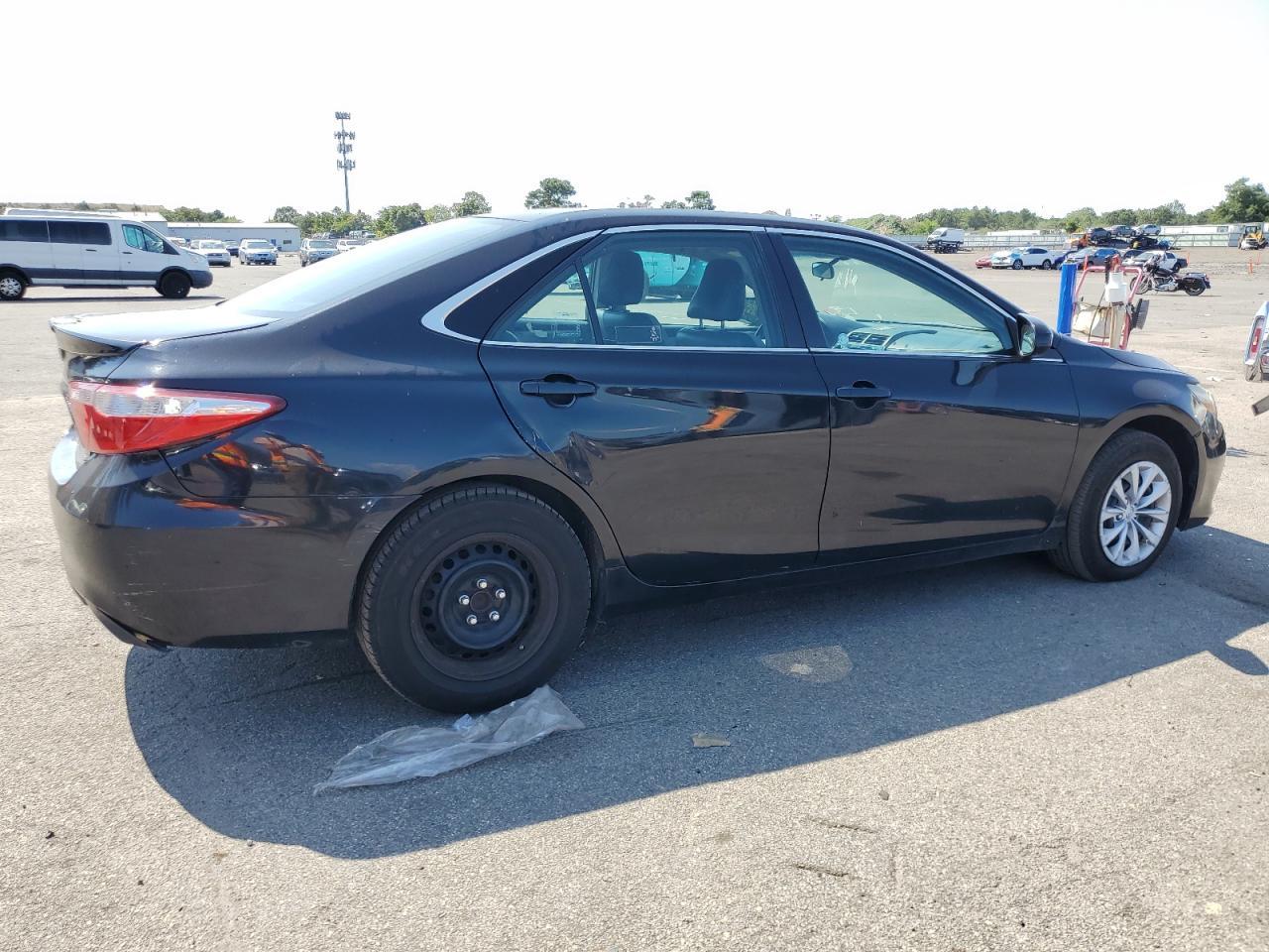 2016 TOYOTA CAMRY LE - Фото 3
